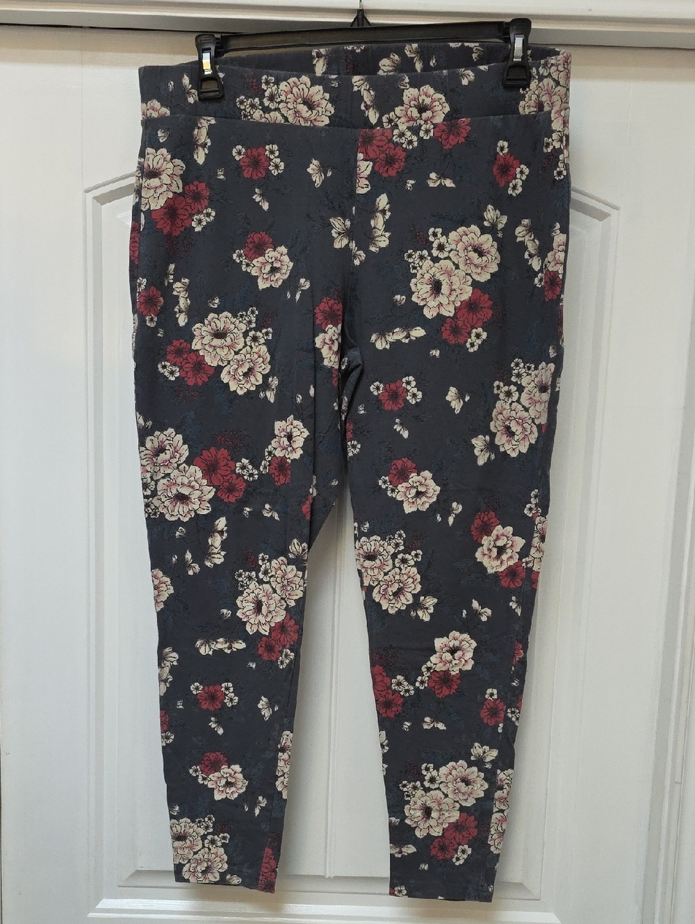 Torrid grey floral leggings - Sz 3